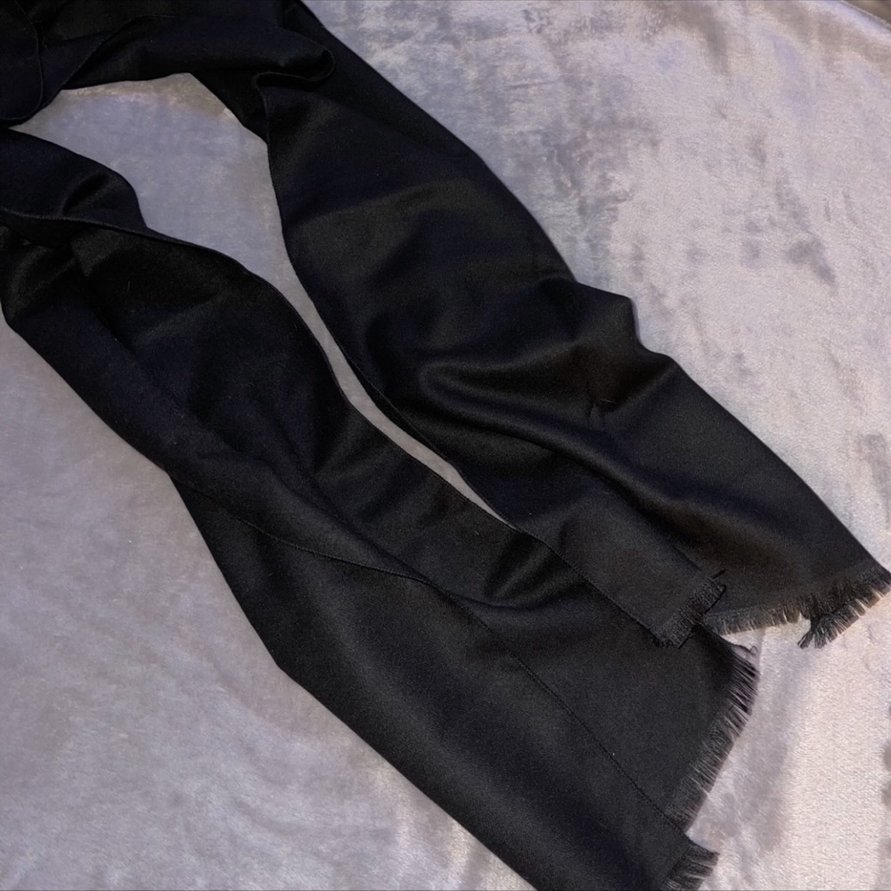 Black unisex H&M soft scarf